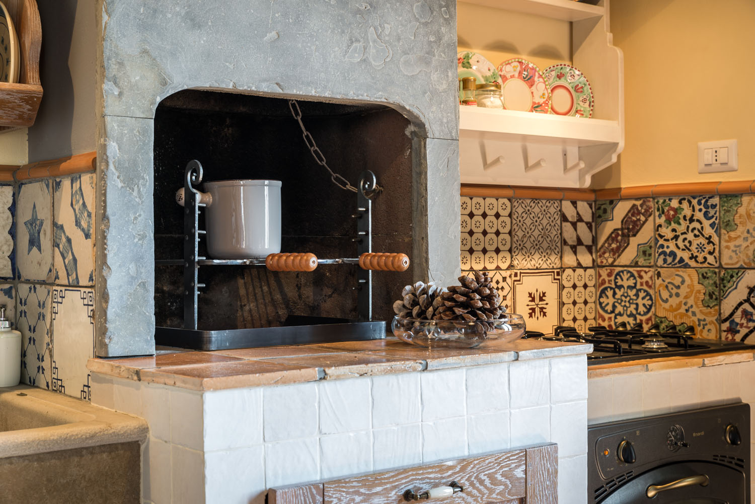 Cucine antiche in muratura. cucina in muratura decappata. ante per ... Cucine antiche in muratura